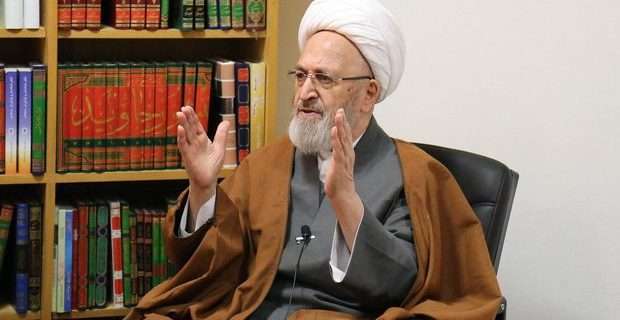 دشمن از طریق فضای مجازی وارد خانه های ما شده است دشمن از طریق فضای مجازی وارد خانه های ما شده است