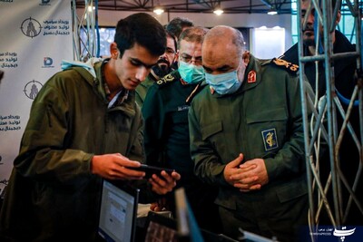 بازدید فرمانده کل سپاه پاسداران انقلاب اسلامی از چهارمین رویداد تولید محتوای دیجیتال بسیج بازدید فرمانده کل سپاه پاسداران انقلاب اسلامی از چهارمین رویداد تولید محتوای دیجیتال بسیج