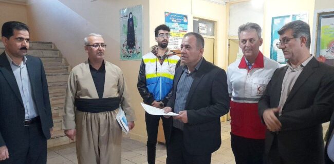 بازدید فرماندار پیرانشهر از ستادهای اسکان فرهنگیان